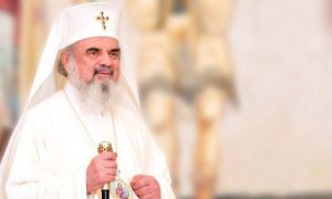 Patriarhul Daniel anunță că s-a vaccinat și îi îndeamnă pe români să ASCULTE de medici
