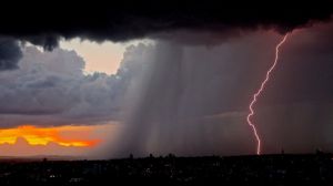 ALERTĂ meteo: ciclonul din Marea Mediterană loveşte mâine România. Zonele vizate