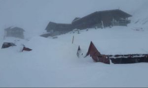 Salvamontiștii avertizează: Risc crescut de avalanșă în zona Bâlea Lac: Stratul de zăpaă măsoară 134 de centrimetri
