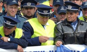 Angajații din poliție, penitenciare și militarii rezerviști declanșează PROTESTE în toată țara