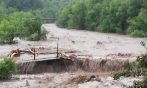 Inundații în mai multe județe din România: Hidrologii au emis COD PORTOCALIU
