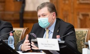 În contextul revenirii pandemiei de COVID, ministrul Alexandru Rafila se declară un “susținător al școlilor deschise”