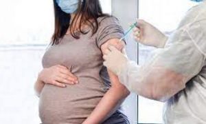 EMA: Vaccinurile anti-COVID cu ARN mesager, sigure pentru femeile însărcinate