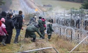 Polonia construiește un GARD metalic la granița cu Belarus