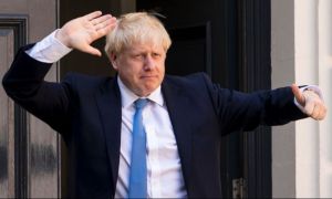 Boris Johnson se duce la Kiev și transmite o amenințare Rusiei