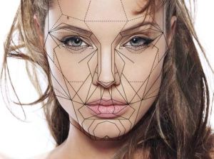 De ce este Angelina Jolie model de PERFECȚIUNE pentru femeile care vor operații estetice