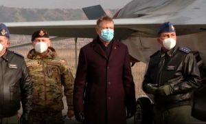Klaus Iohannis, în vizită la Baza Aeriană NATO din Câmpia Turzii: ”RISCURILE și amenințările s-au amplificat!”