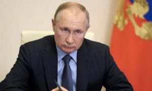 RĂZBOI ÎN UCRAINA. Vladimir Putin a anunțat declanșarea unei operațiunii militare în regiune Donbas: „Dreptatea și adevărul sunt de parte Rusiei!”. Președintele Zelenski declară legea marțială. Reacția lui Biden