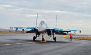 ALERTĂ. Un avion de vânătoare ucrainean a aterizat pe aeroportul din Bacău; aparatul a fost escortat de două F-16 românești