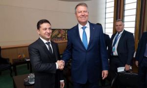 Președintele Iohannis, discuție cu președintele Ucrainei. Ce i-a promis