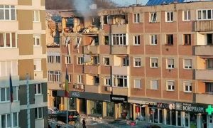 PLAN ROȘU activat după o EXPLOZIE urmată de un incendiu într-un bloc din Carei. 11 RĂNIȚI, dintre care trei în stare foarte gravă