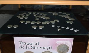 Un căutător de comori a descoperit un TEZAUR de monede din secolul XVIII