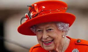 La 95 de ani, Regina Elisabeta își lansează propria marcă de SĂPUN lichid