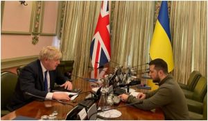 Premierul Marii Britanii, Boris Johnson, ÎNTÂLNIRE surpriză la Kiev cu Zelenski