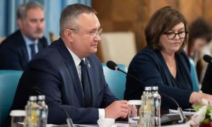 Premierul Nicolae Ciucă îi îndeamnă pe tineri să nu mai plece să muncească în străinătate 