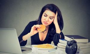 STUDIU: Alimentele care ne fac să fim obosiți și stresați