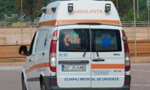 Opt angajați de la Ambulanța Târgu Neamț, REȚINUȚI pentru mită