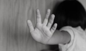 Anul trecut în România s-au înregistrat aproape 16.000 de cazuri de abuzuri fizice, sexuale, neglijare şi exploatare a copilului