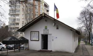 Instanța a SUSPENDAT decizia de demolare a bisericii de pe trotuar din Constanța