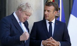 Boris Johnson îl AVERTIZEAZĂ pe Macron să NU negocieze nimic cu Rusia
