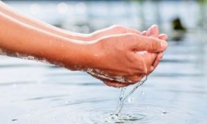 Apele Române avertizează că rezervele de APĂ sunt în scădere, iar în sute de localități furnizarea apei este restricționată 