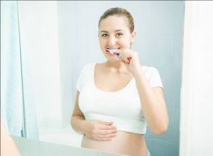 GHID de îngrijire a dinților în timpul sarcinii