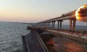 UPDATE VIDEO Putin, supărat de ziua lui! EXPLOZIE pe podul care leagă Crimeea de Rusia