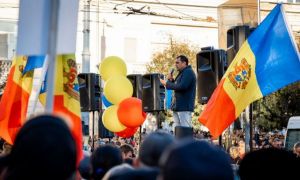 Opoziția prorusă din Republica Moldova înființează un Comitet al Salvării Naţionale; continuă protestele la Chișinău