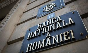 BNR cere băncilor să se pregătească pentru scenarii de risc sever: Trebuie să facă rezerve de capital mai mari
