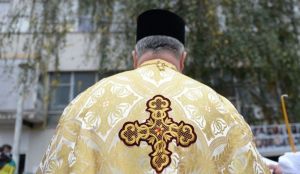 Ce SALARIU are un preot și cât câștigă Patriarhul Daniel