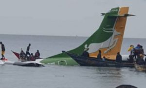Un avion de pasageri care zbura pe o rută internă din Tanzania s-a prăbușit în Lacul Victoria