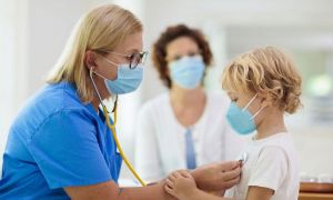 Virusul respirator care face RAVAGII printre copii. Anunțul ministrului Sănătății