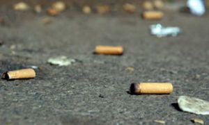 Spania ia decizii RADICALE privind mizeria lăsată de fumători. Ce se schimbă