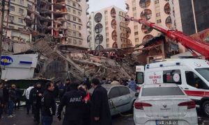 Peste 300 de morți și 1.000 de răniți în Turcia și Siria, după cutremurele cu magnitudinea de 7,8 și 6,7 din această dimineață 