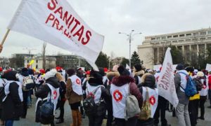 Sindicaliștii din Sănătate protestează în Capitală pentru creșterea veniturilor