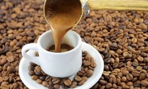 Consumul de cafea reduce cu 65% riscul de a face această boală