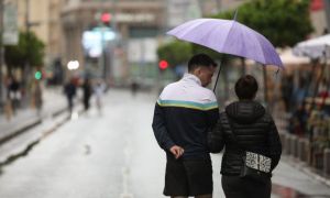Prognoza București: Temperaturi ridicate și ploi de scurtă durată sâmbătă, vreme în răcire duminică 