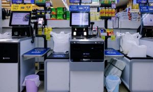 ANPC consideră discriminatorie măsura caselor de marcat automatizate în magazine