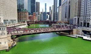 Cum a ajuns râul Chicago la culoarea VERDE smarald