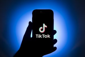 Ce DATE PERSONALE colectează TikTok de la români