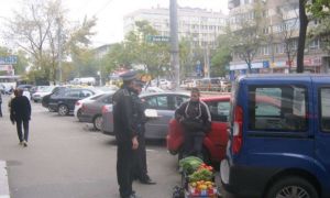 Comercianții ambulanți, INTERZIȘI în București. Ce vor păți cei prinși?
