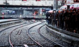 Atenționare de călătorie în Franța. Transportul public, feroviar și aerian va fi blocat total