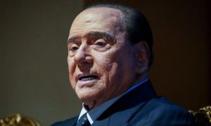  Silvio Berlusconi a ieșit de la terapie intensivă, dar rămâne internat la Milano