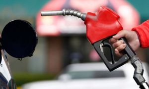 Cât îi mai costă pe români PLINUL de benzină și de motorină 