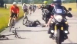 TRAGEDIE la Ironman Hamburg: un motociclist A MURIT după o coliziune cu un biciclist