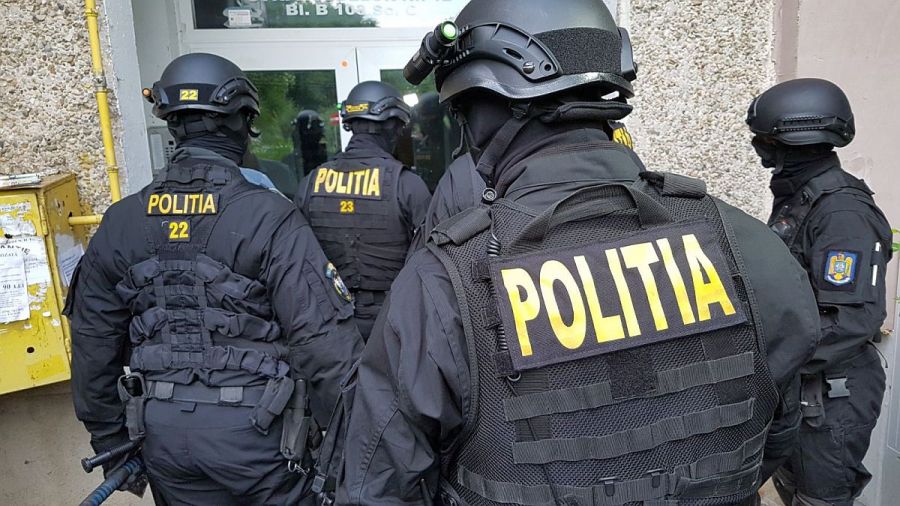 Poliția intră puternic în clanurile criminale: Percheziții de amploare la clanul lui Sile Pietroi: 13 persoane au fost reținute