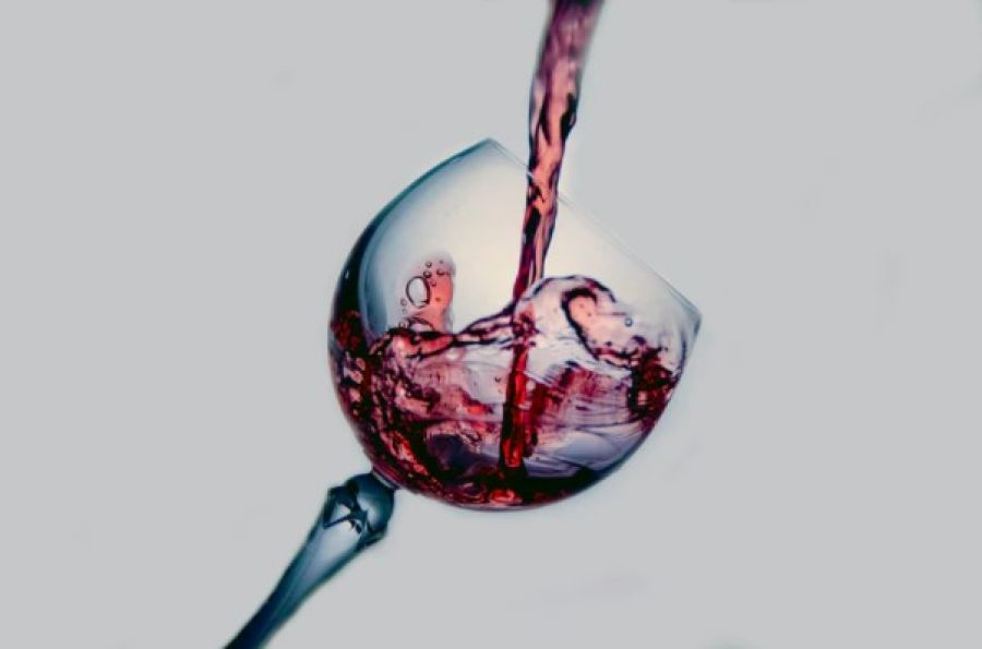 Sfatul specialiștilor? Cum recunoști un vin contrafăcut? Este extrem de simplu