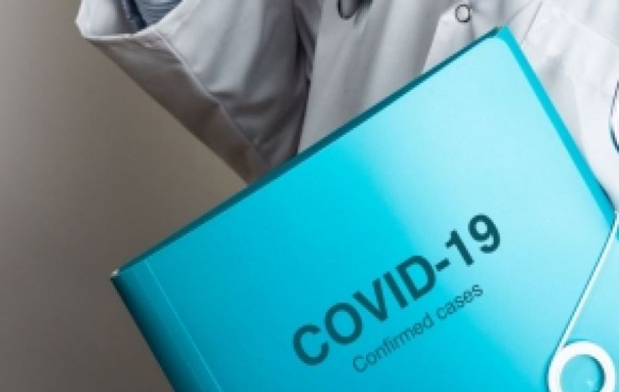 Infectată cu COVID-19, o femeie susține că NU poate VOTA: "REFUZĂ să vină cu urna mobilă"