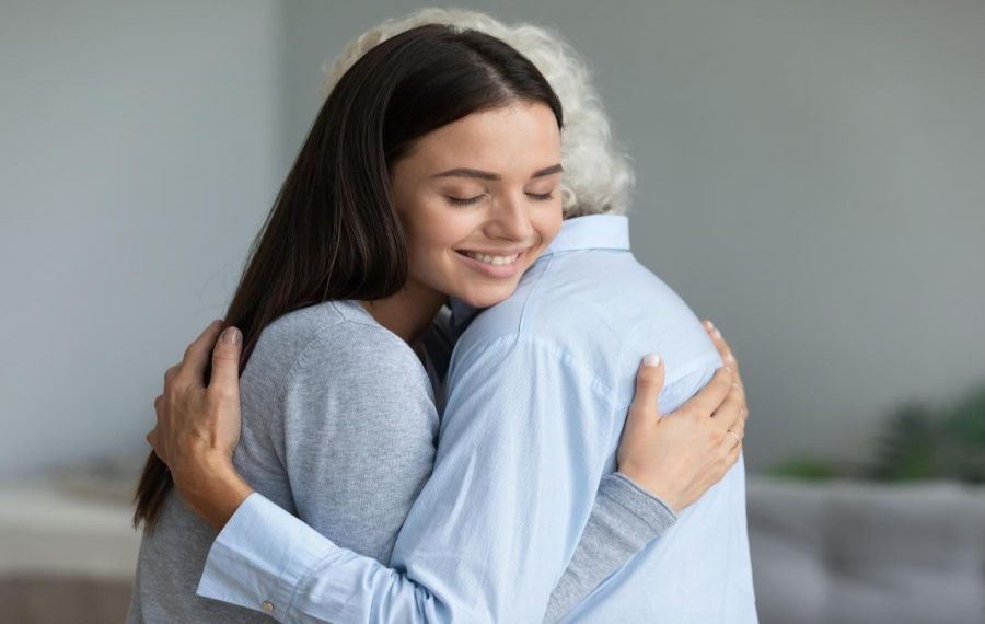 Propunere inedită în Belgia: Fiecare persoană va avea un ”amic de îmbrățișări”