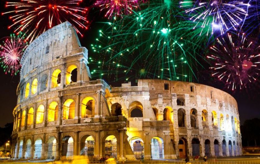 Italia INTERZICE petrecerile în aer liber în seara de Revelion